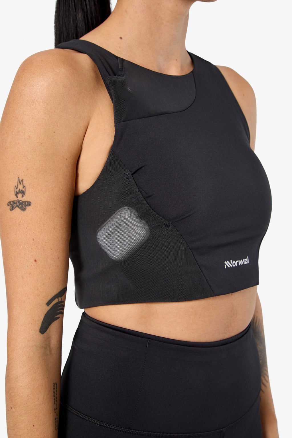 NNormal Women Trail Crop Top 02 W Black  by Nnormal